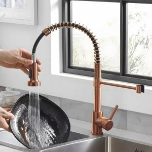 Матирана медна смесителна батерия за кухненска мивка COLIN BRUSHED COPPER с изтеглящ се чучур